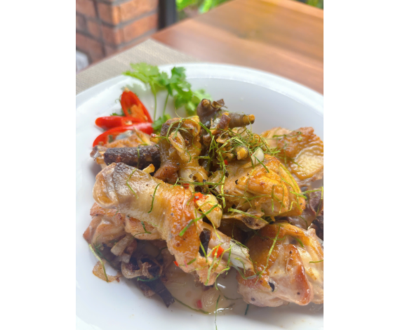 Gà Chiên Mắm Lá Chanh