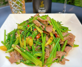 Thịt Bò Xào Rau Cải